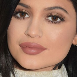 Obtenez les lèvres de Kylie Jenner ! image